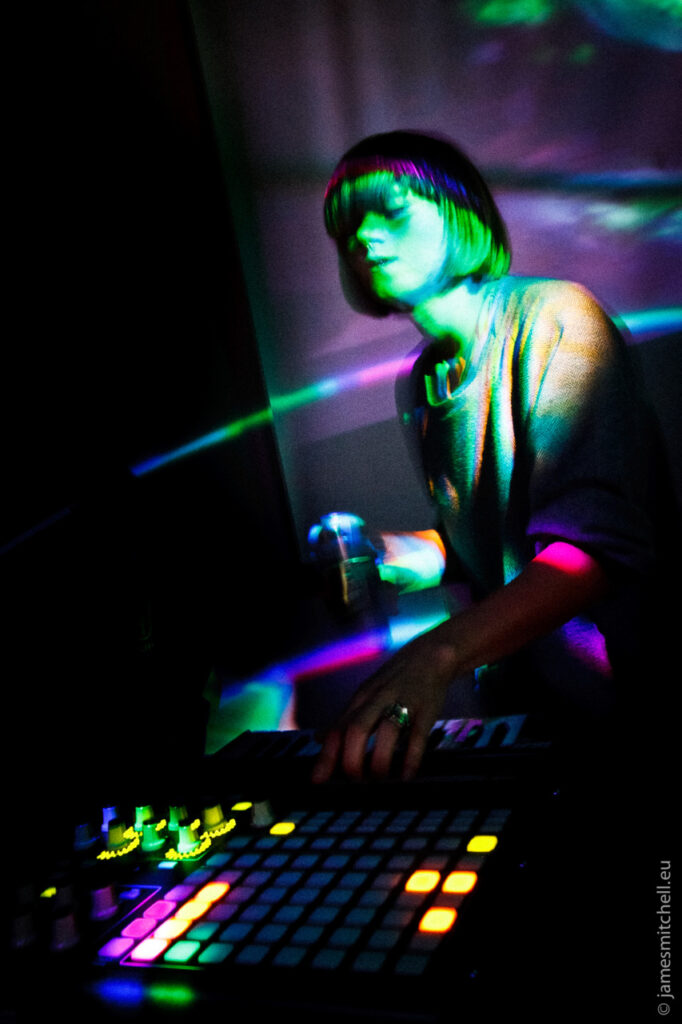 Cora Novoa DJ